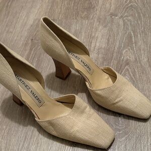 Martinez Valero Women's Beige Textured Heels